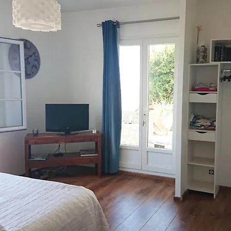 Clara Guest house